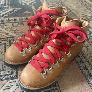 Danner Cascade Mountain Light Hiking Boot Women Size 8 (fits like 8.5)